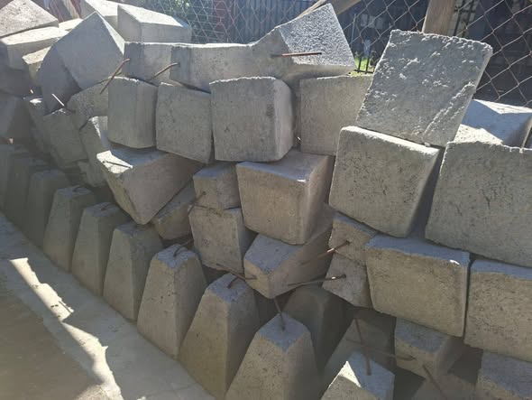 Apoyos de cemento de 30 y 40