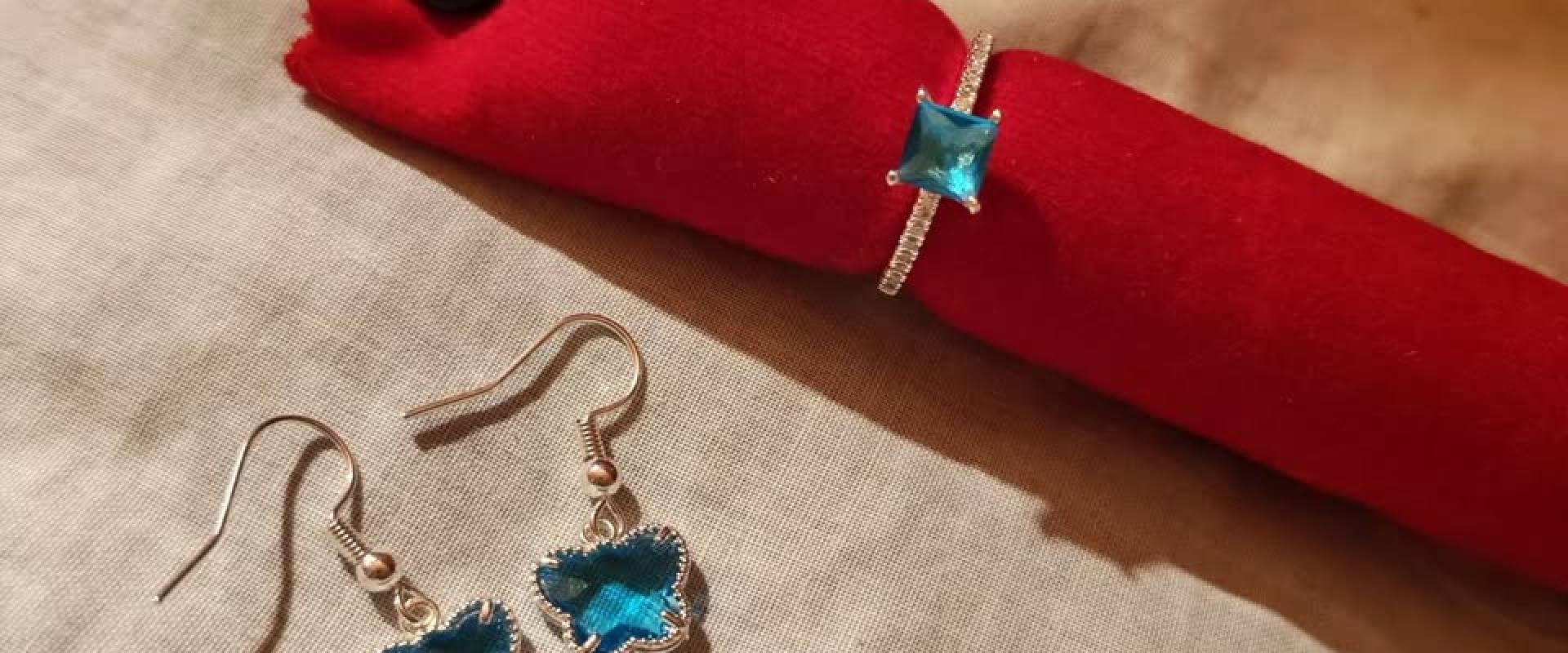 Conjunto de joyas de plata (anillo, pulsera y pendientes)