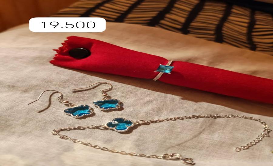 Conjunto de joyas de plata (anillo, pulsera y pendientes)
